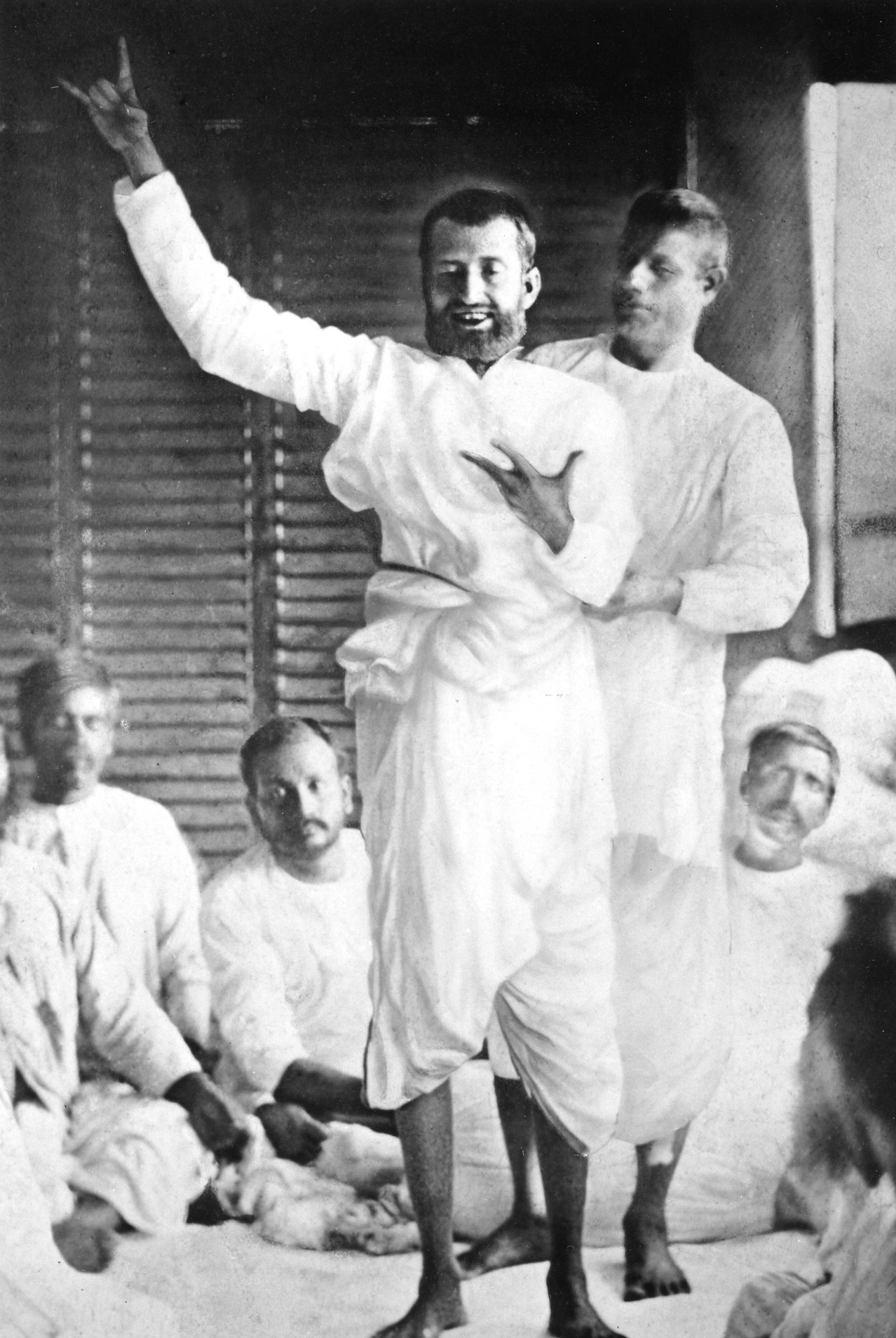 Ramakrishna-standing