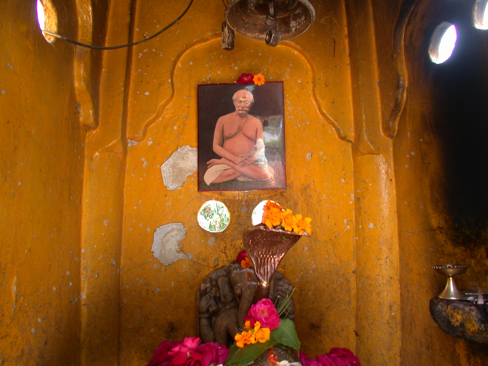 019 Lahiri Mahasaya Samadhi Temple Keshashram